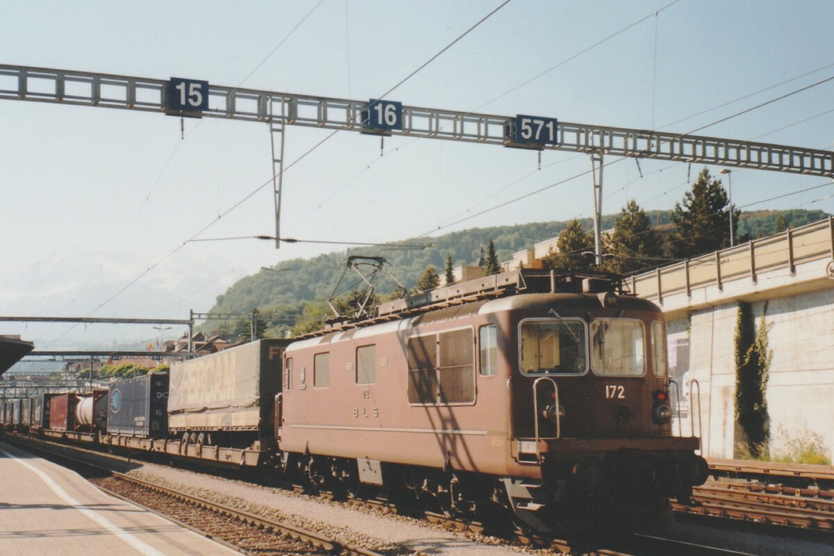 BLS 172 banks an  intermodal train out of Spiez on 24 May 2002.