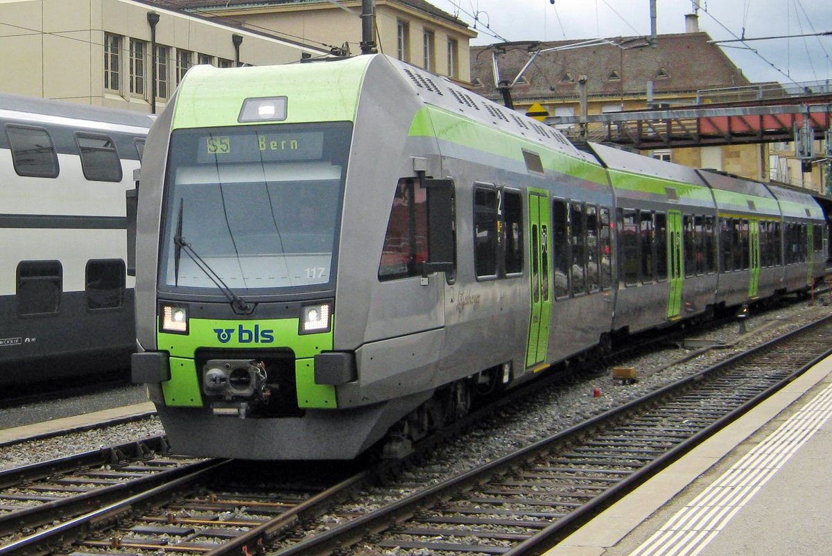 BLS 535 117 enters Neuchatel on 31 December 2018.