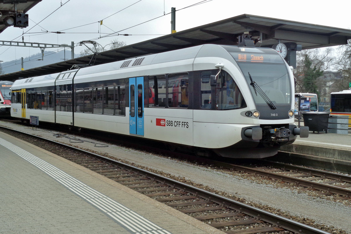 Blue door: ThurBo 746-3 stands in Olten on 24 March 2017.
