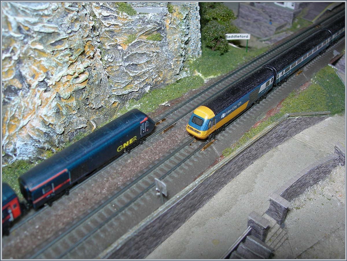 BR and GNER HST 125 Class 43 by Saddleford.
27.07.2017
