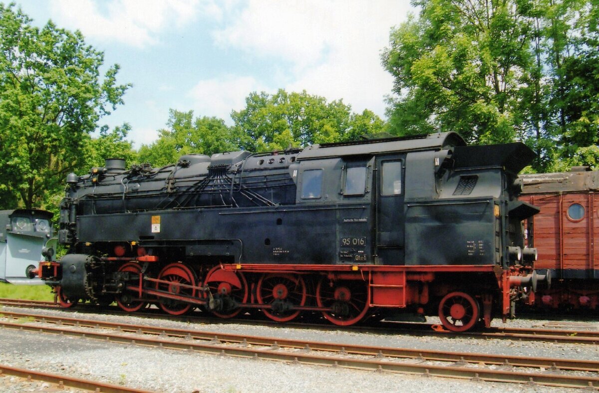 Bulle 95 016 stands at the DDM in Neuenmarkt-Wirsberg on 7 June 2009.