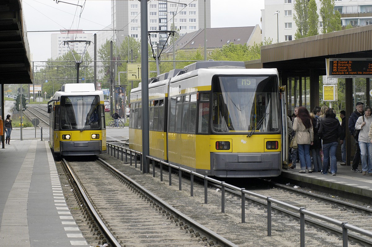 BVG 1052 line M 8 direction Schwarzkopffstrasse meeting BVG 1005. Both are ADtranz/ Bombardier GT6N-ZR.2.

Date: 1. May 2008.

