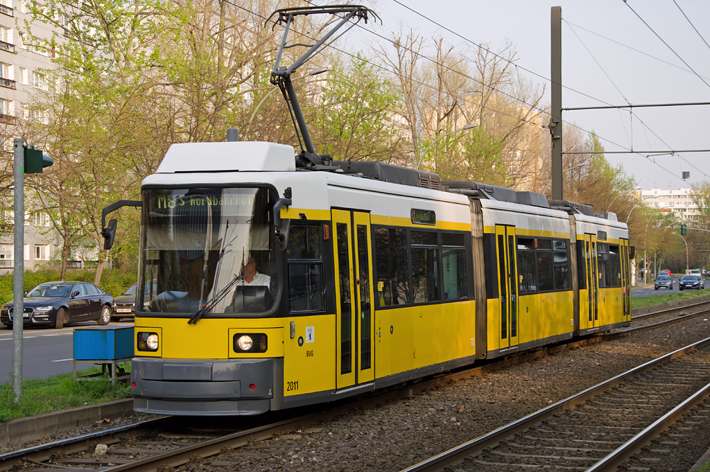 BVG 2011, 
Manufacturer: ADtranz, 
Class: GT6Z 98, 
Construction number: A=22716, B= 22717, C= 22718, 
Year of construction: 2000, 
modified GTZO98 in 2016, new operators designation: BVG 2211, 
Pic taken 2014-04-02  
