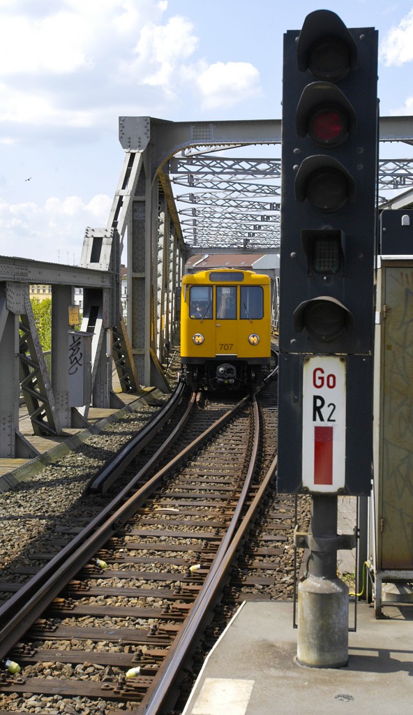 BVG 707 U-Bahn at the station Gleis Dreieck in  Berlin. Date: 2. May 2007.