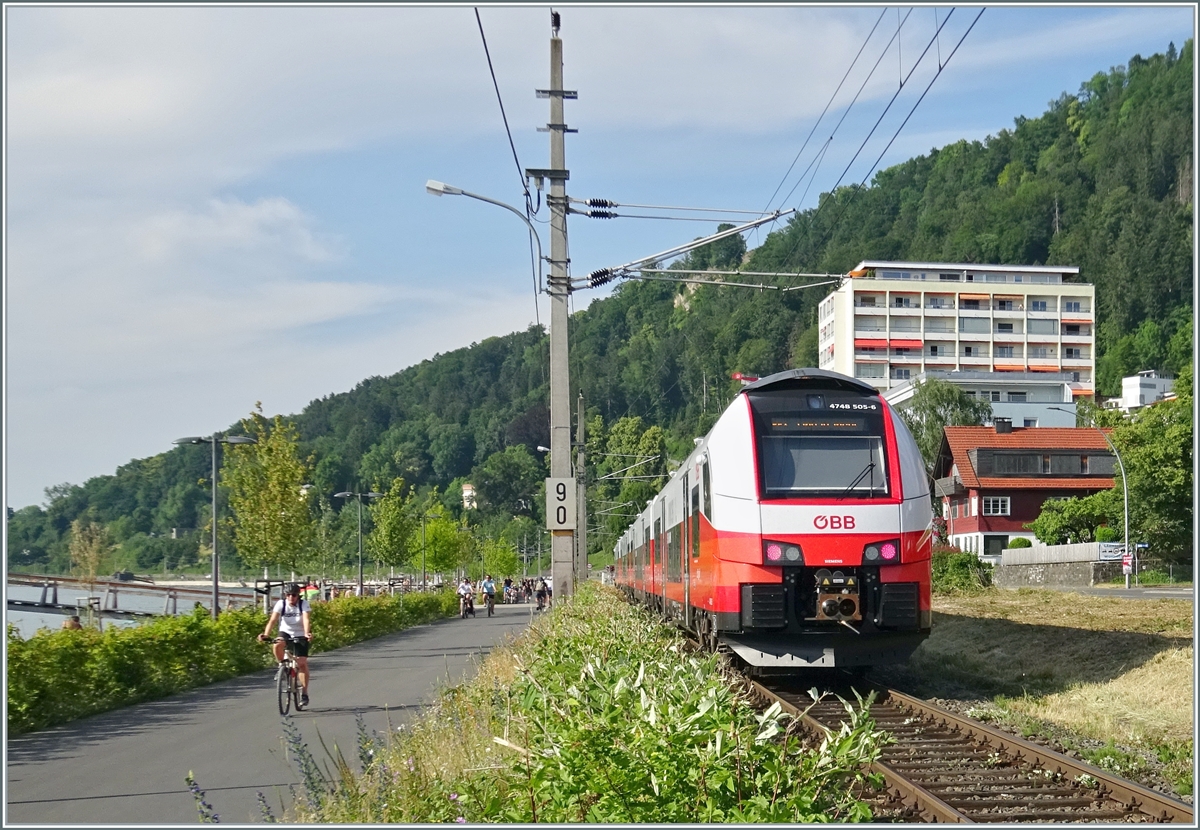 By Bregenz ist the ÖBB 4748 505-6 on the way to Lindau Insel. 

18.06.2023