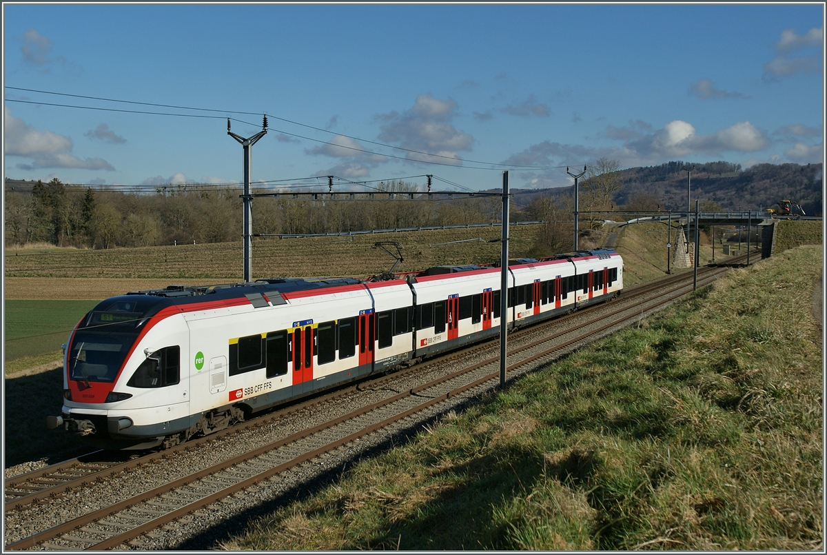 By Cossonay rus the 523 029 S1 to Yverdon. 
12.02.2014