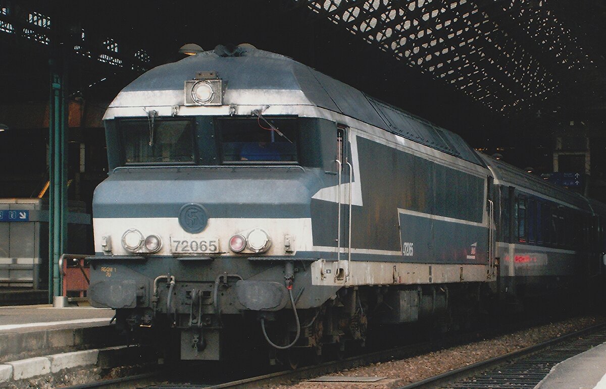 CC 72065 stands at Lyon-Perrache on the evening of 29 May 2008.