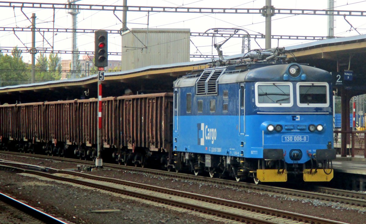 CD 130 006 in new colours: on 24 September 2017 she hauls a coal train through Kolín.