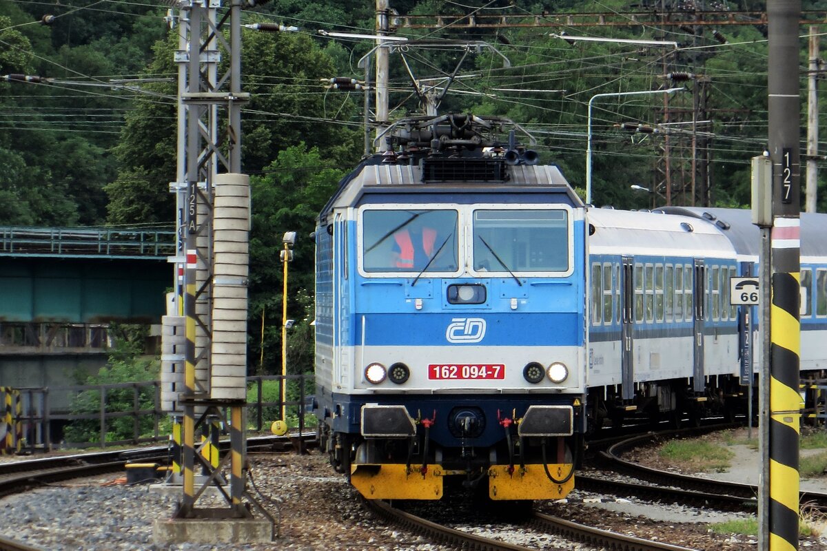 CD 162 094 enters Usti nad Labem on 10 June 2022.