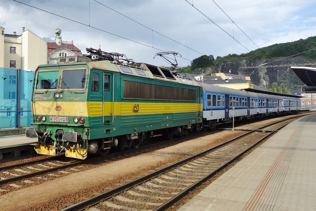 CD 163 259 stands at Usti-nad-Laben on 21 May 2015.