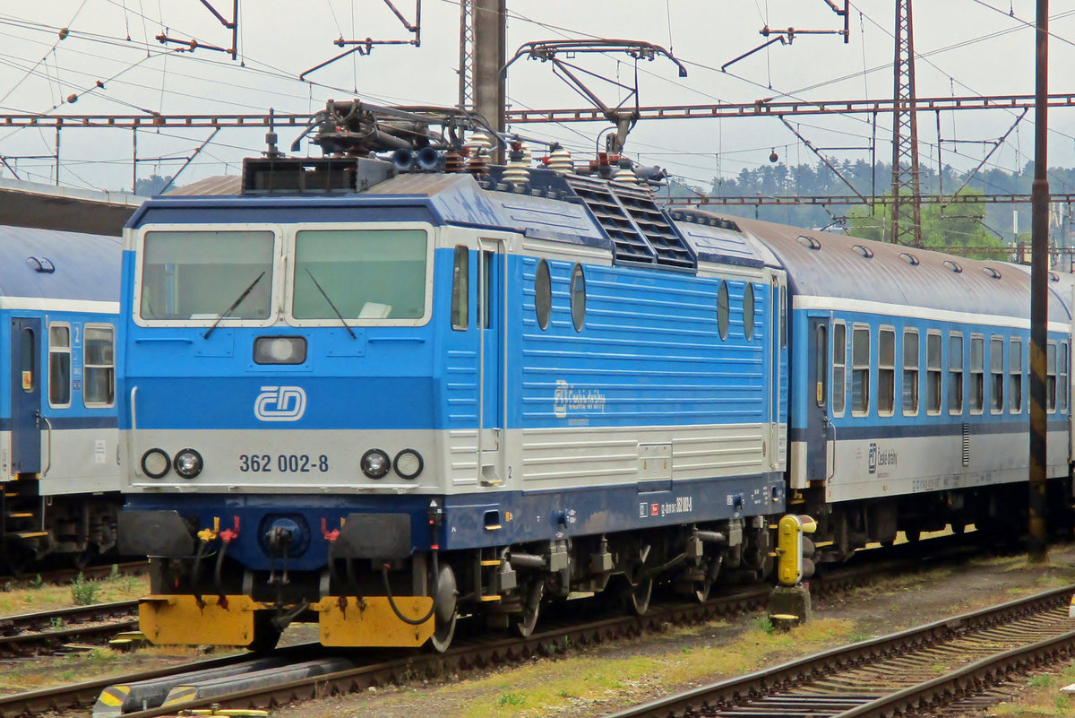 CD 362 002 stands stabled at Praha-Smichov on 16 September 2017.