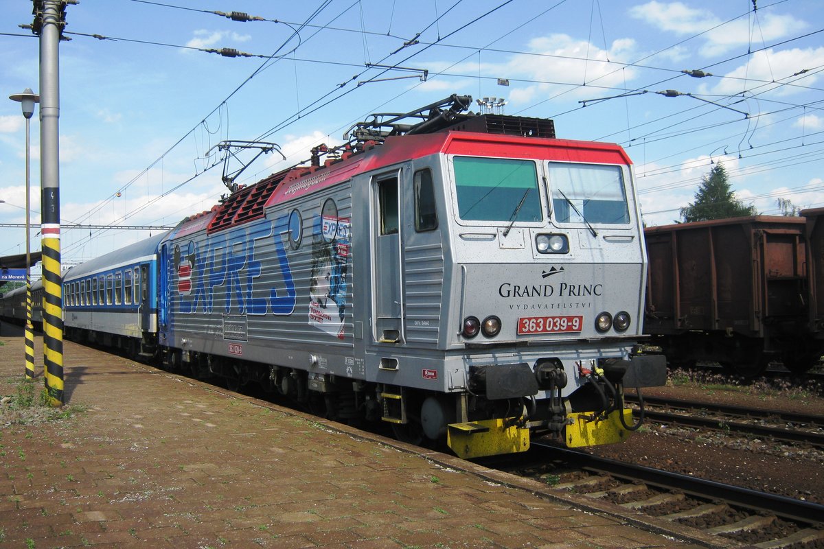 CD 363 039 advertises Grand Princ in Hranice nad Morave on 30 May 2012.
