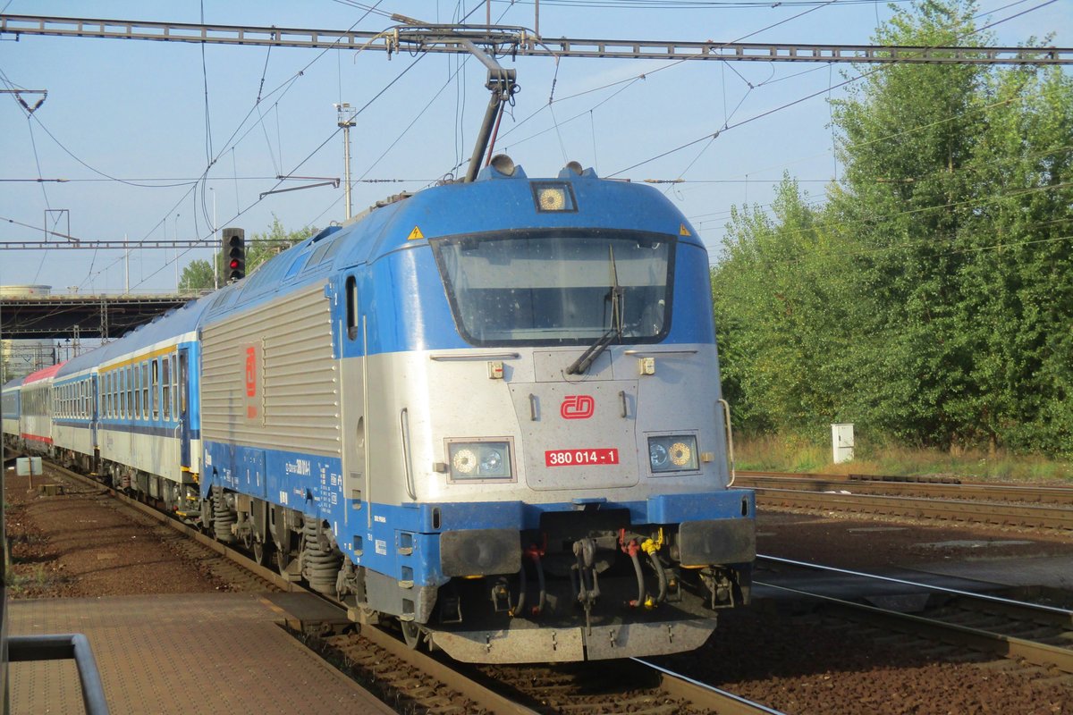 CD 380 014 enters Ostrava-Svinov on 13 September 2018.