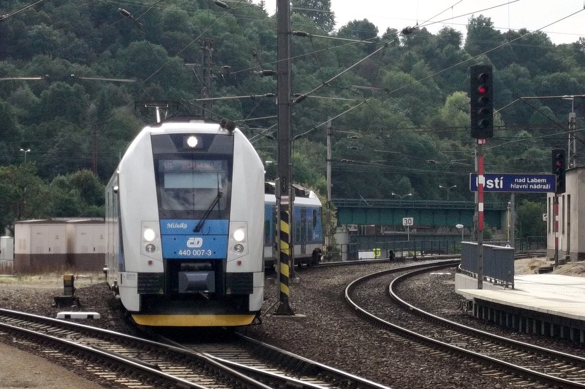 CD 440 007 enters Usti-nad-Labem on 22 September 2014.