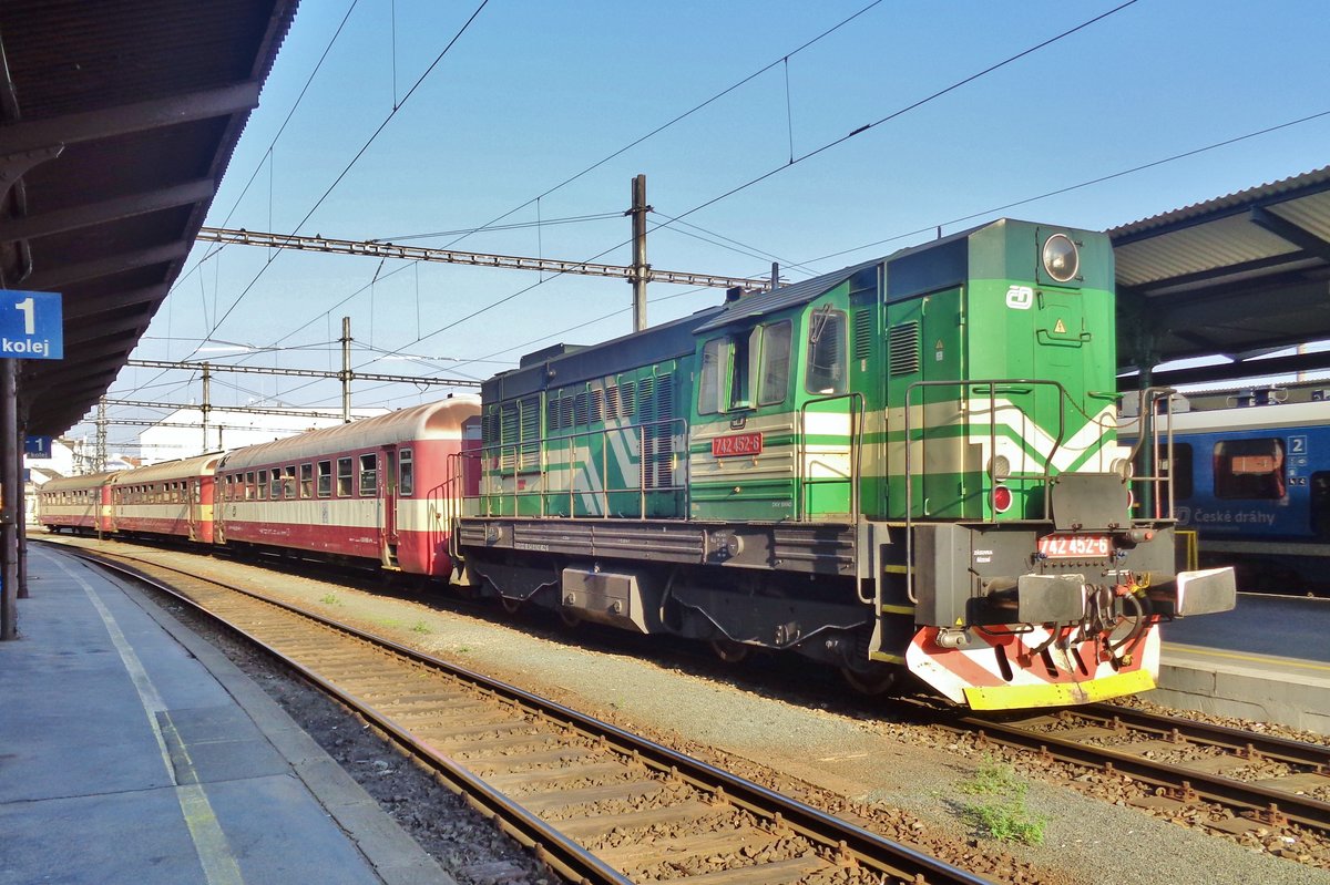 CD 742 452 stands in Brno hl.n. on 20 September 2018.