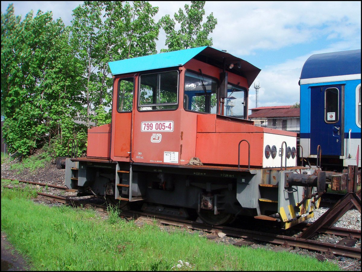 CD 799 005-4 on railwai station Decin at 12.5.2012.