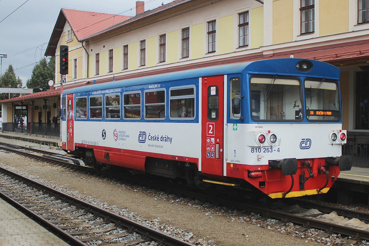 CD 810 263 sports provincial colours of the Prague Region at Benesov u Prahy on 26September 2025.