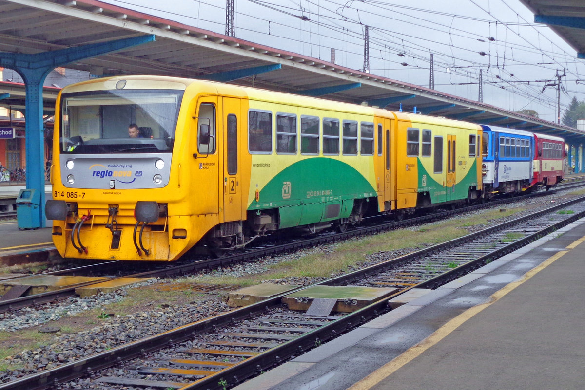 CD 814 085 catches the rain at Ceska Trebova on 24 September 2017.