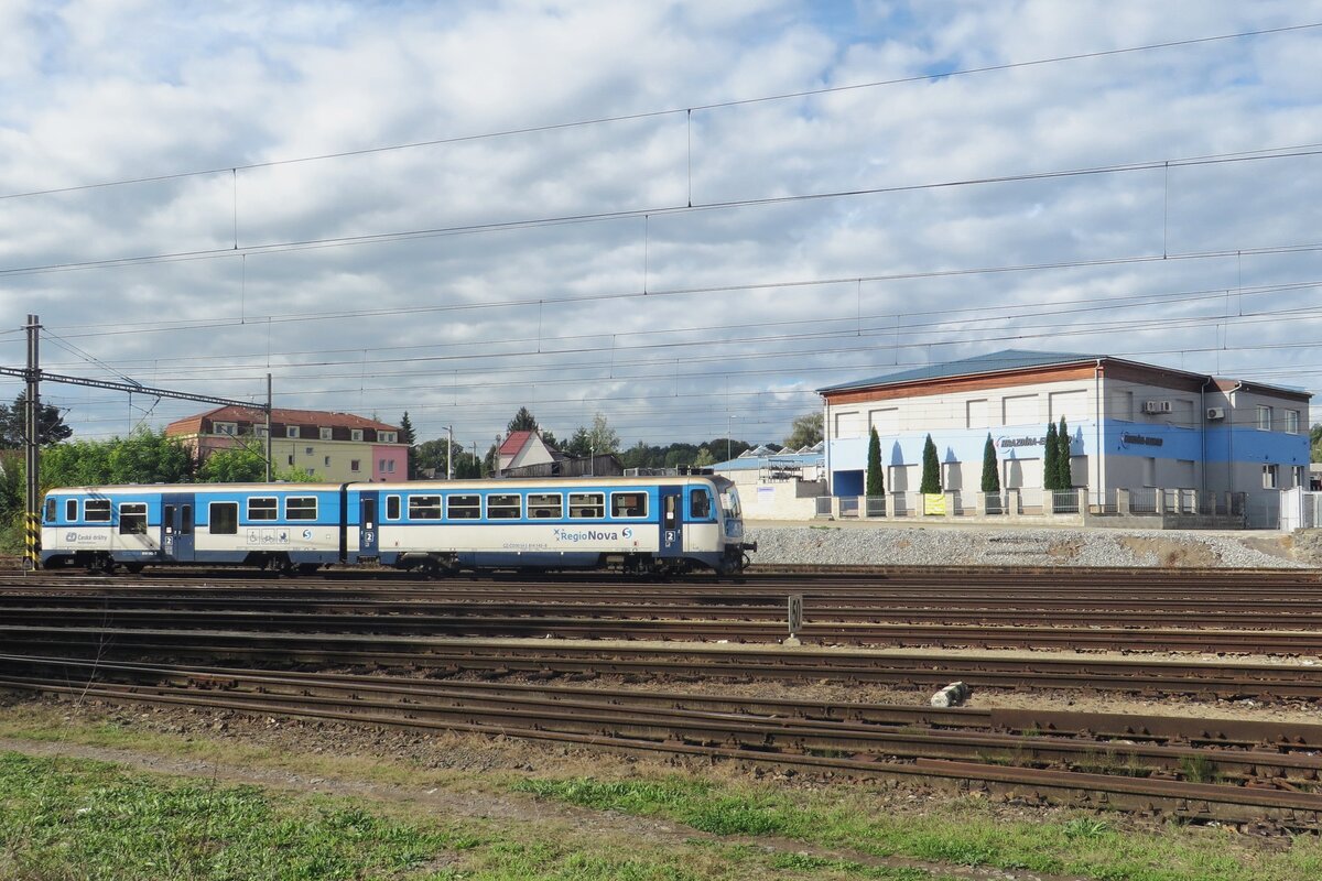 CD 814 145 leaves Benesov u Prahy on a sunny 10 September 2022. 