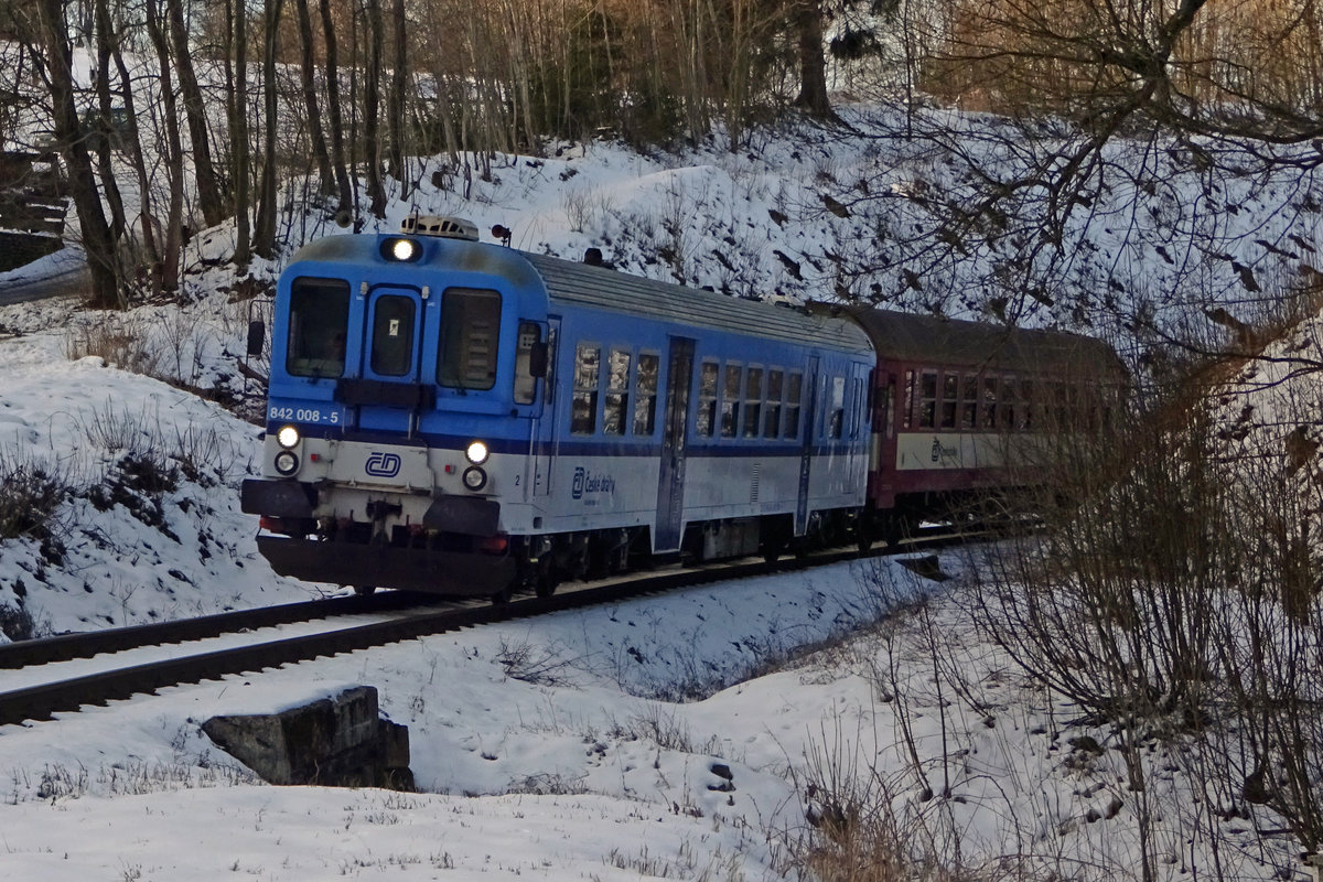 CD 842 008 is about to call at Zelezna ruda centrum on 22 February 2020.