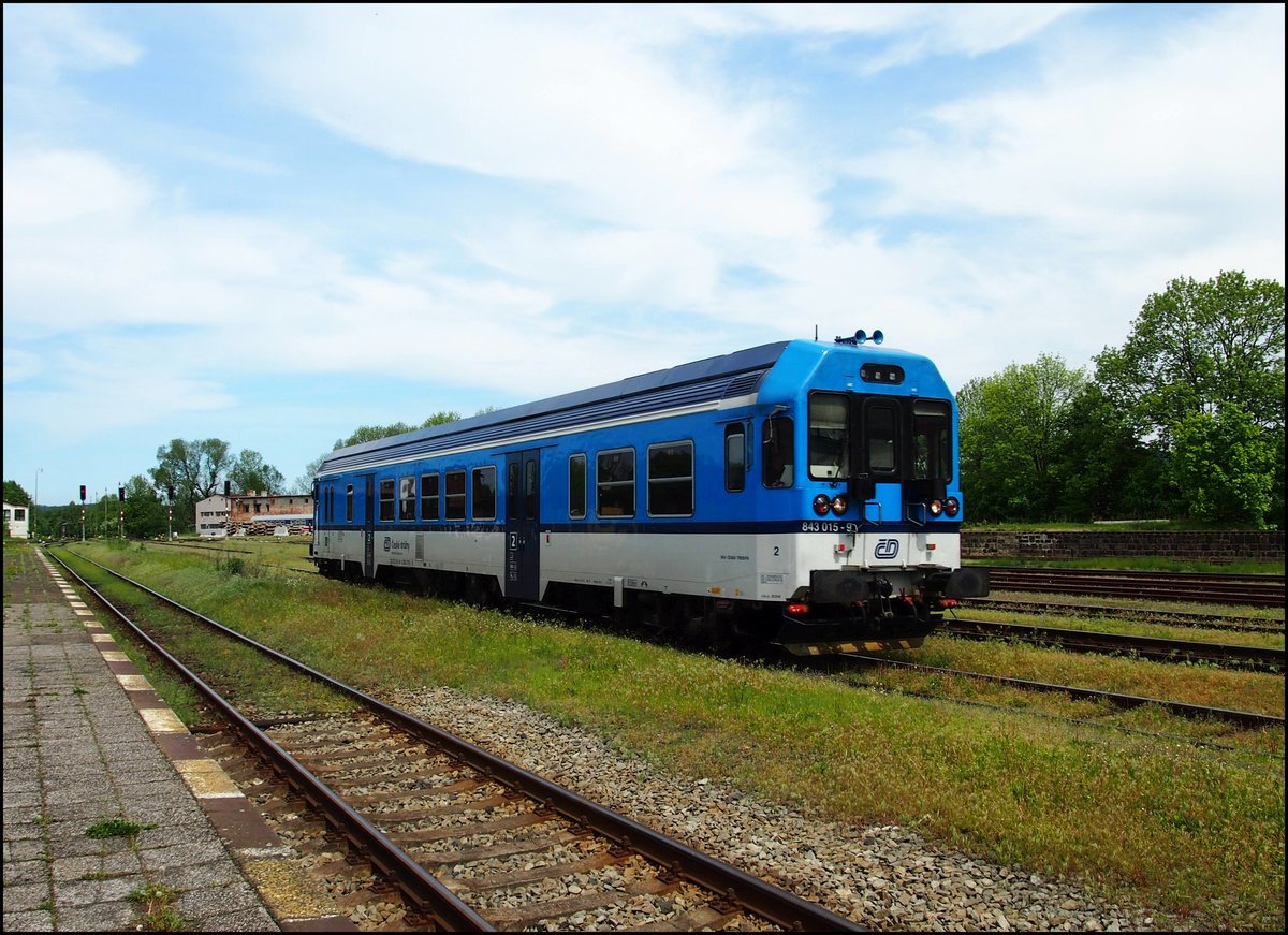 CD 843 015-9 is arriving to Main station Liberec on 22.5.2017