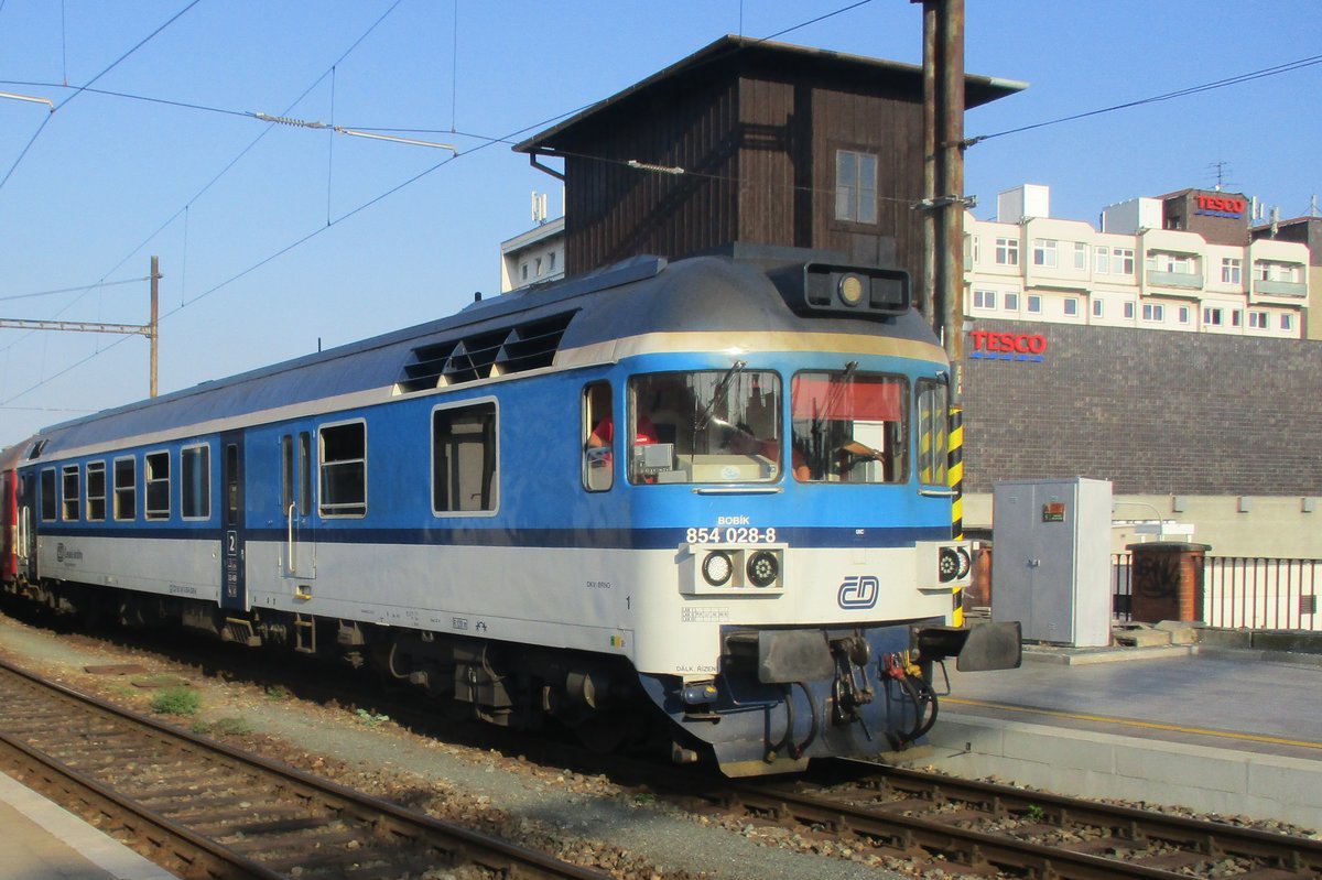 CD 854 028 stands in brno hl.n. on 2 June 2015.