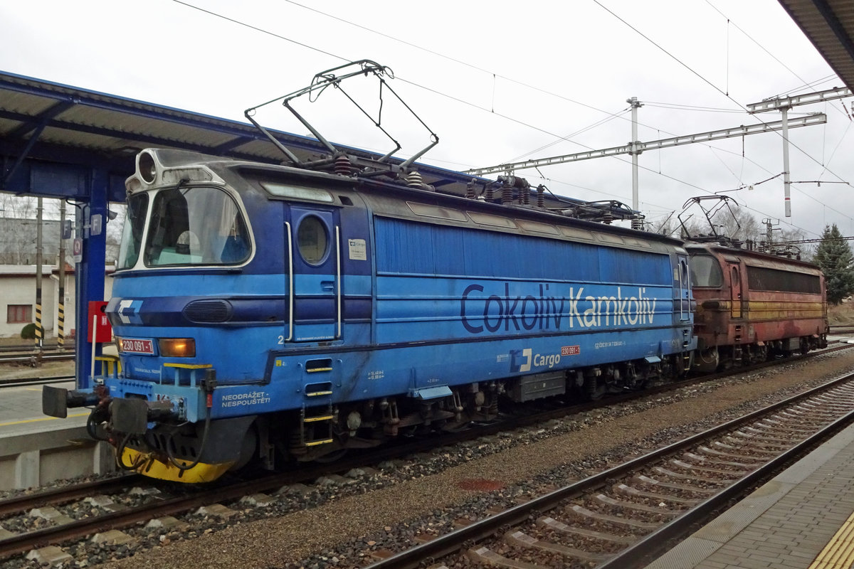 CD cargo 230 091 hauls a sister engine through Havlickuv Brod on 23 February 2020.