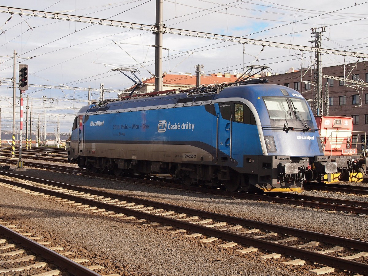 CD Railjet 1216 235 shunts at Praha hl.n. on 8 November 2013.