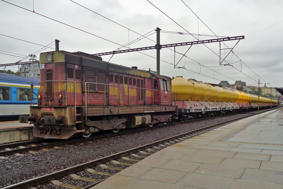 Cement train at Praha hl.n. on 18 September 2017, hauled by 742 405, takes a break and gets photographed as reward.