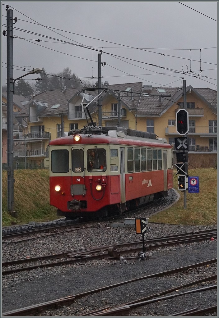 CEV BDeh 2/4 N° 74 is arriving at Blonay
26. 02.2014



