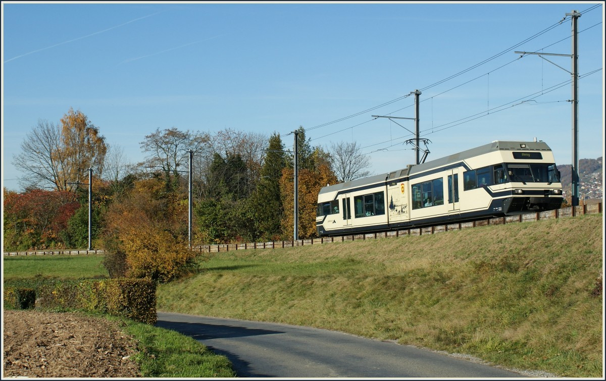 CEV GTW by the Chteau de Hauteville Station. 04.11.2010