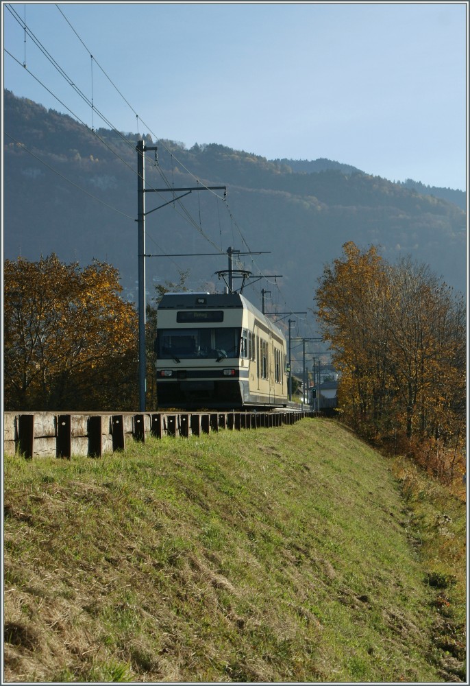 CEV GTW by the Chteau de Hauteville Station.
04.11.2010