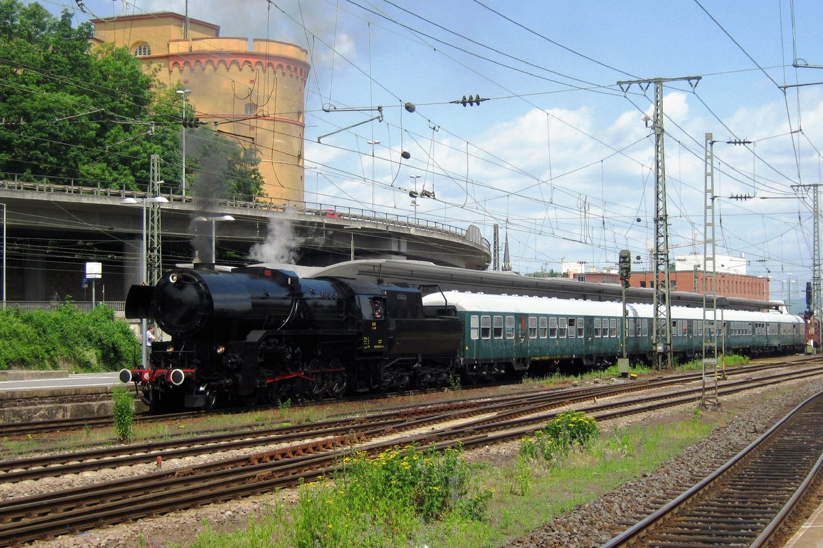 CFL 5519 enters Koblenz Hbf with an extra train on 2 June 2012.