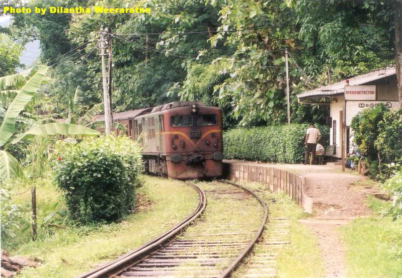 CLASS M5 772 arriving Gangoda, a small station in the Kadugannawe Pass in Jan 2011.