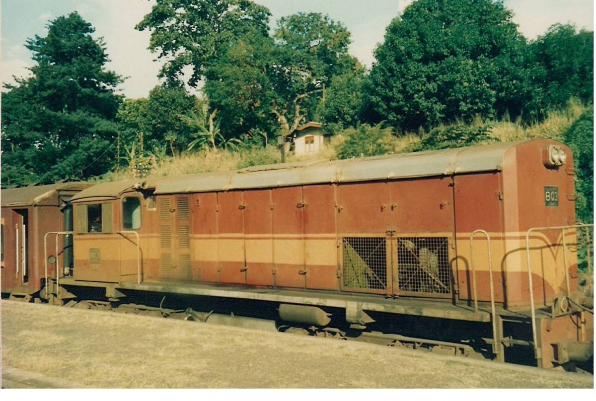 Class M7 -803 Brush locomotive in intercity livery is hauling a local train in Mar 2007. Subsequently these locos were withdrawn from all hill country routes after  a major accident and did not get a chance to work on ICE trains.  

