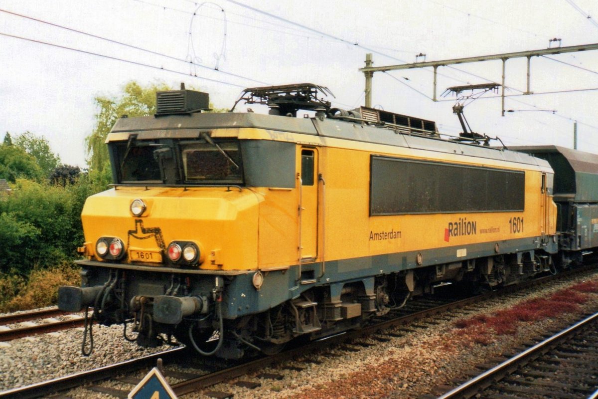 Close up on RaiLioN 1601 at Geldermalsen on 18 October 2005.