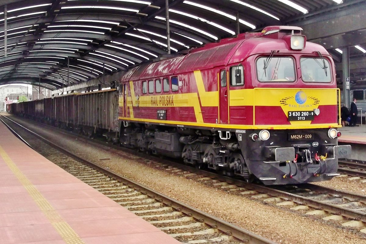 Coal train with Rail Polska M62M-009 passes through Katowice Glowny on 28 May 2016.