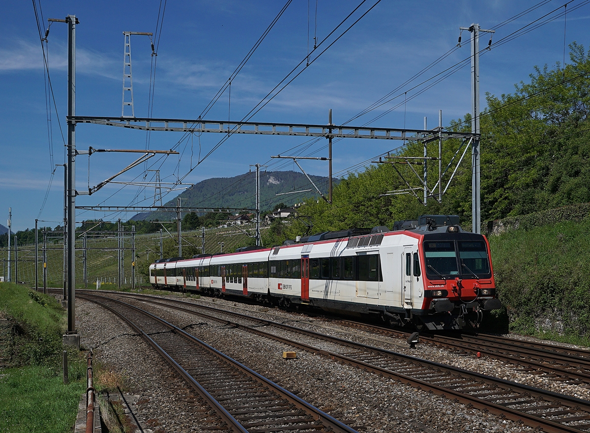 Comming from Buttes this SBB Domino is arraving at Auvernier. 
16.05.2017