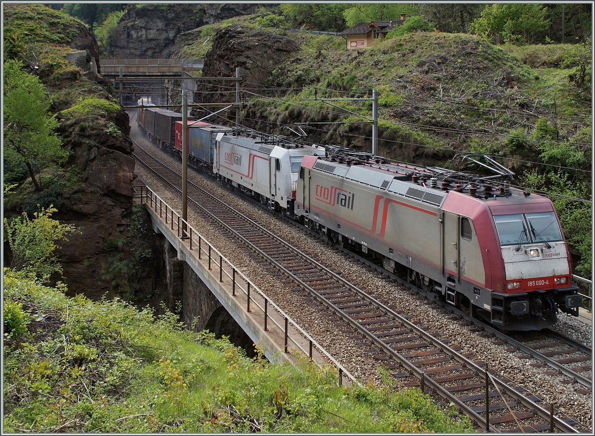 Cross Rail 185 with a Cargo train in the  Dazio Grande  (between Faido and Rodi)
06.05.2014