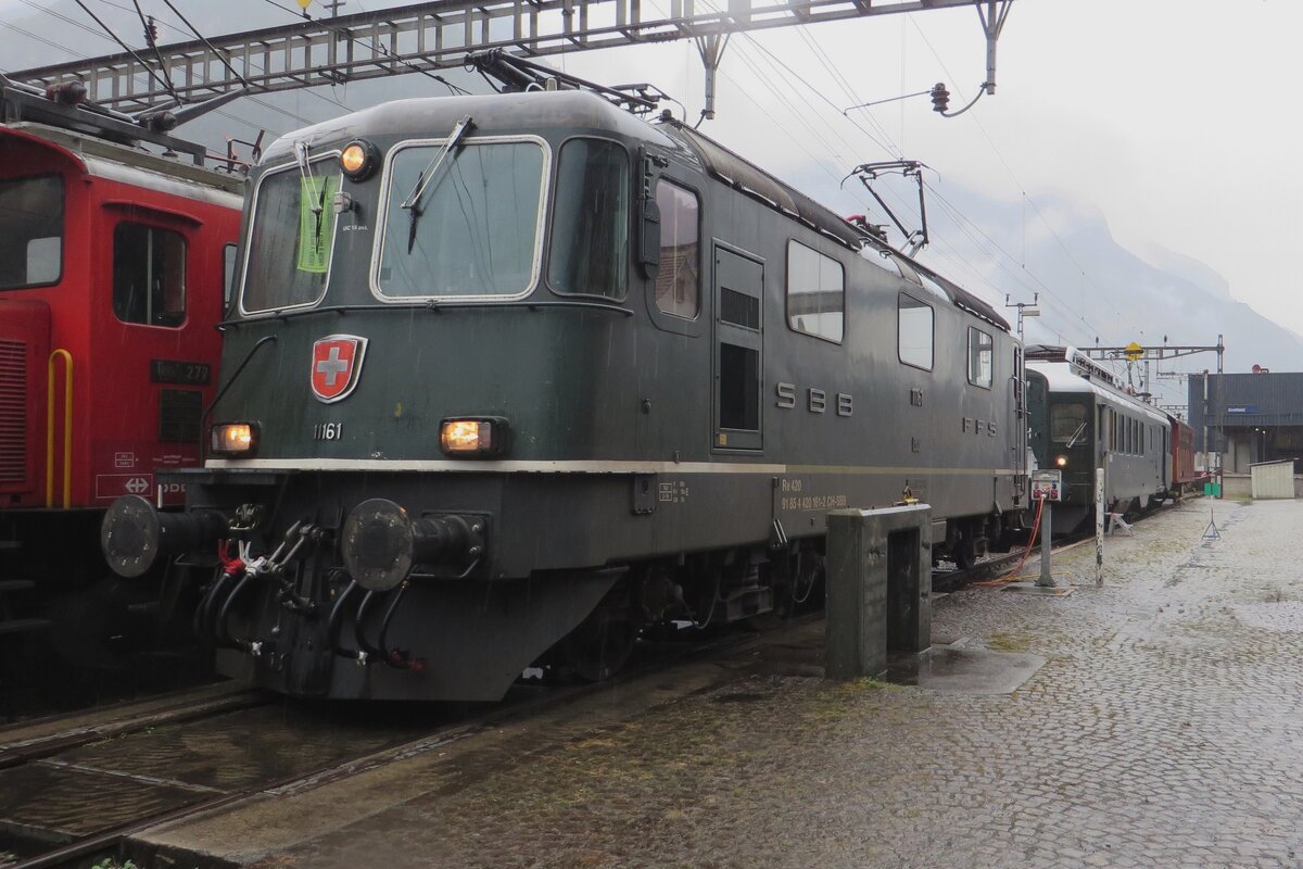 Dark, rainy and damp: the weather on 19 September at Erstfeld could be better during the first edition of the Gotthard Bahntage as 11161 proves here.