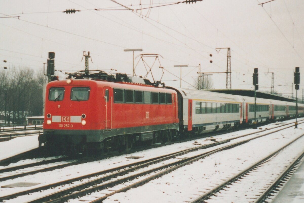 DB 110 257 hauls Belgian stock through Köln Deutz on 13 February 2000.