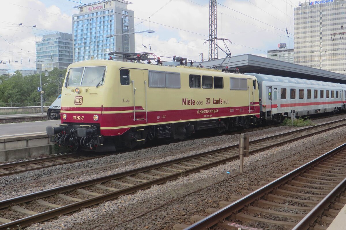 DB 111 212 carries a fantasy livery at Essen Hbf on 16 September 2022.