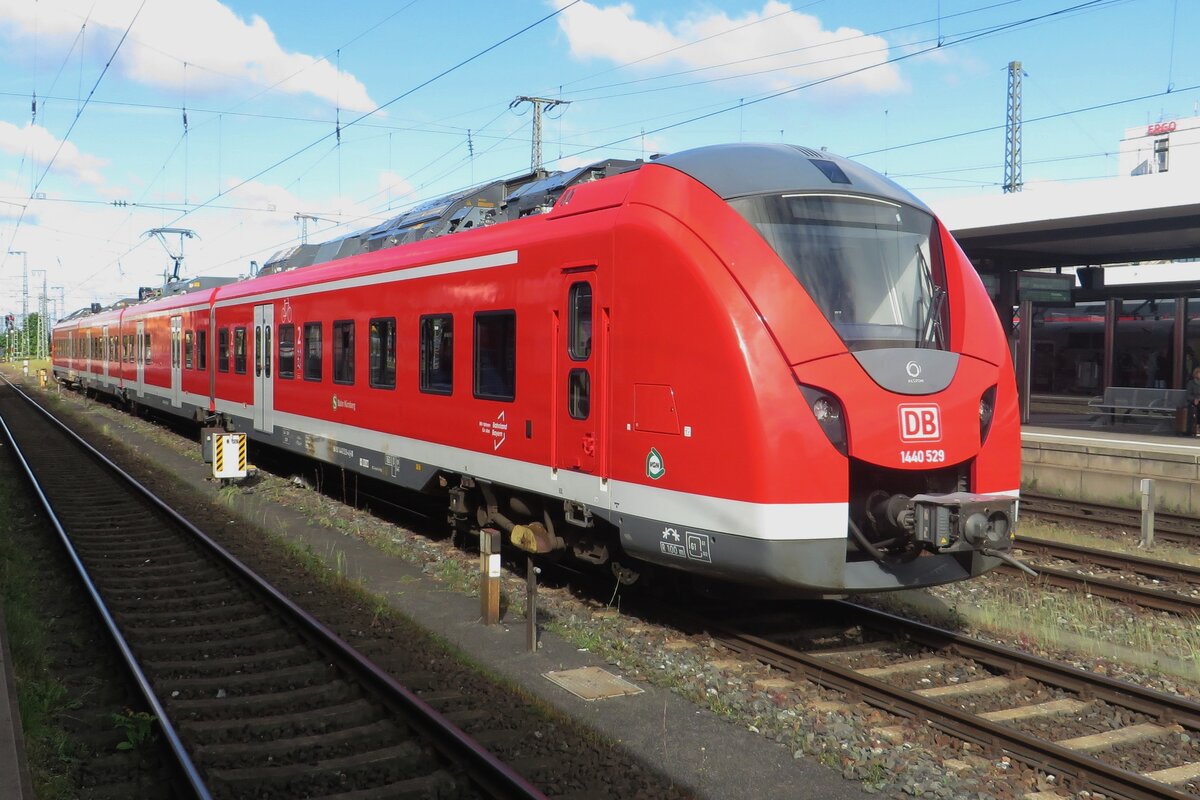 DB 1440 529 stands at Nürnberg Hbf on 28 May 2022.