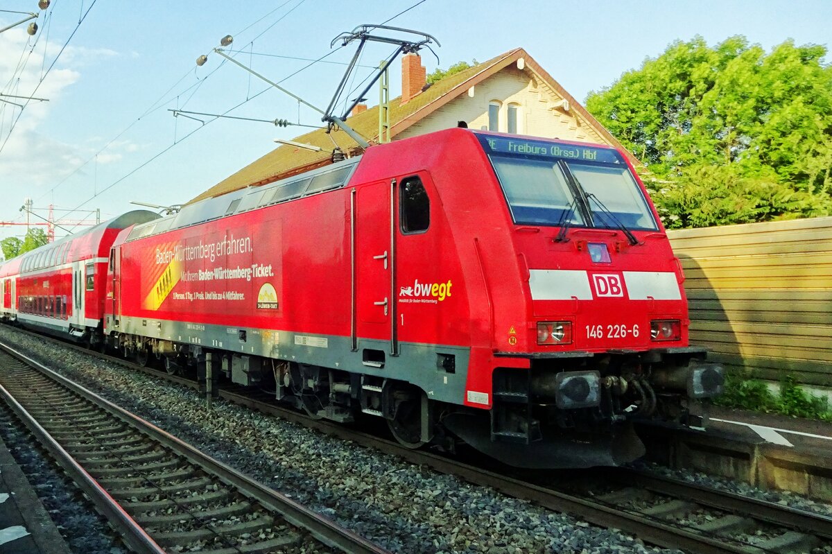 DB 146 226 pushes an RE out of Bad Krozingen on 29 May 2019.