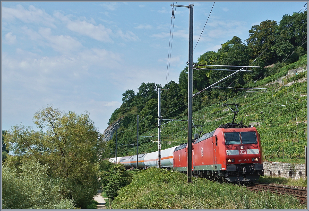 DB 185 138-5 and an other one between Ligerz and Twann.
31.07.2017