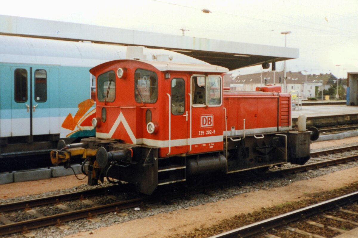 DB 335 202 stands at Hamm Pbf on 19 July 1998.