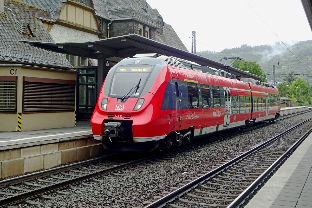 DB 442 501 stands on 23 September 2019 at Cochem, where the rain falls down litteraly straightforward. 