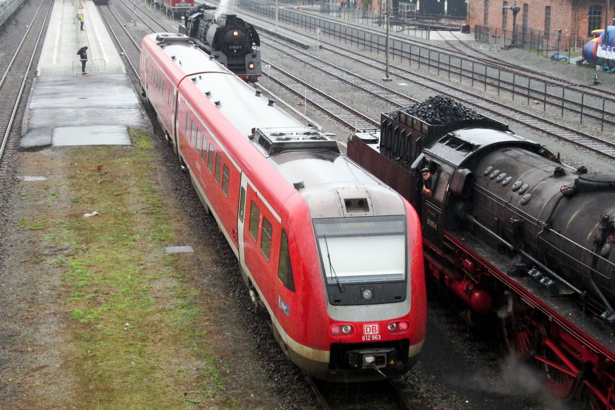 DB 612 963 quits Neuenmarkt-Wirsberg on 21 September 2014 during a stations fest with German Pacifics taking centre stage.