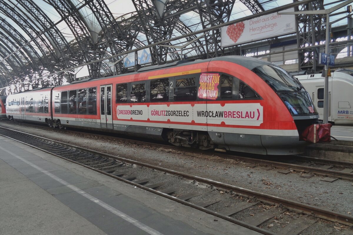 DB 642 533 advertises at Dresden Hbf for the direct connection to Wroclaw on 8 April 2018.