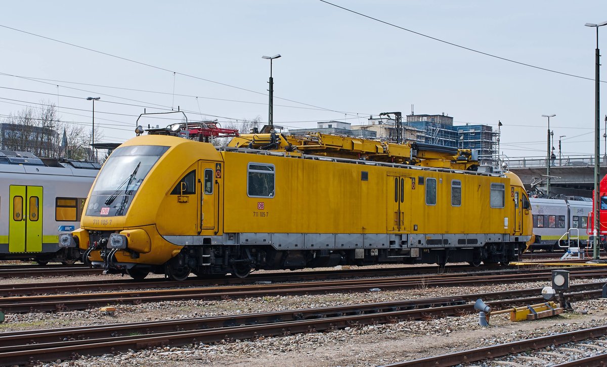 DB 711 105-7 platforms-maintenance vehicle for overhead line systems in Regensburg at 3.4 2016th